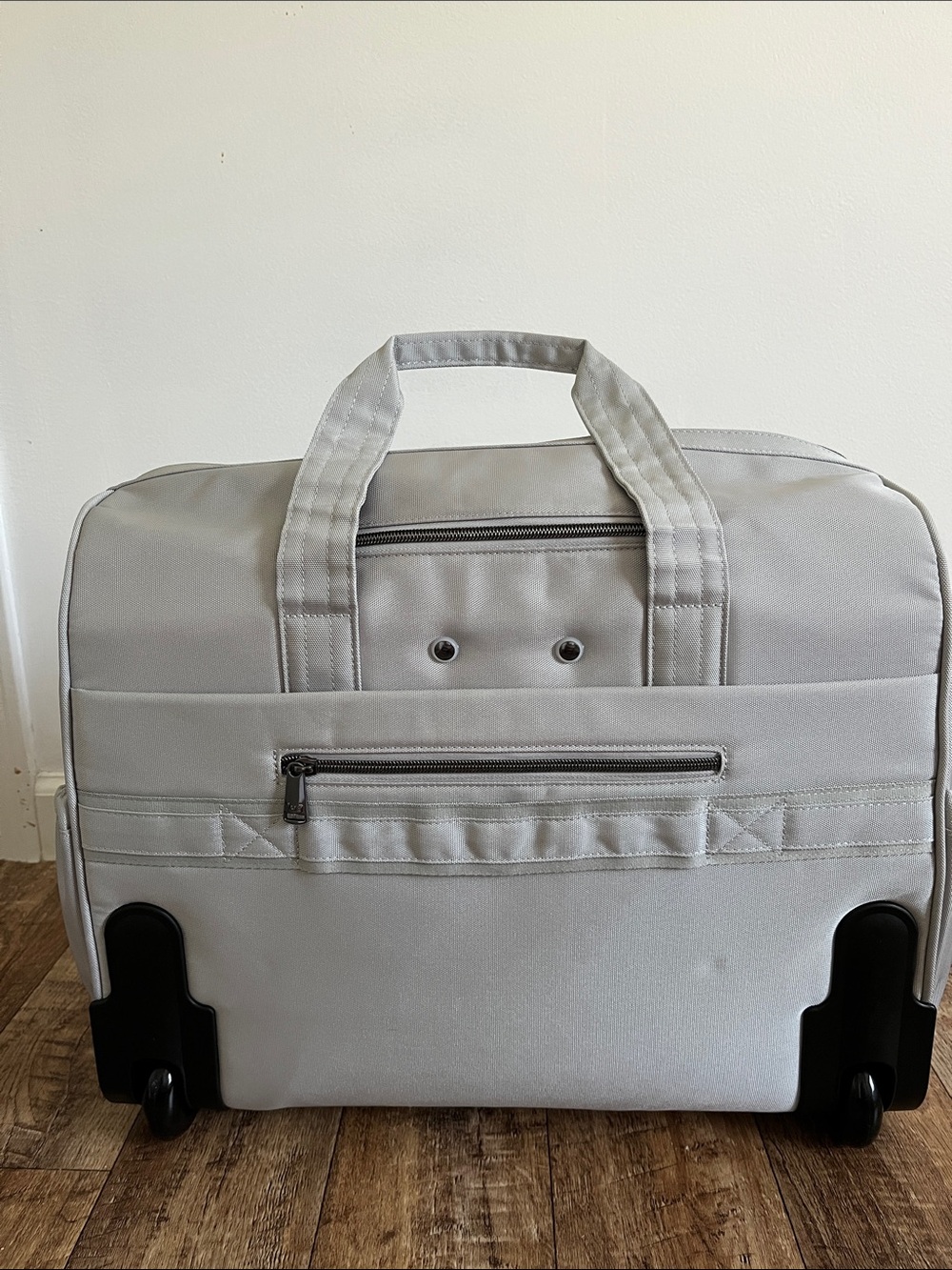 LUG - Locomotion Ultra X RFID Rolling Travel Bag in Cloud Grey (5.75 lbs) - Picture 3 of 11
